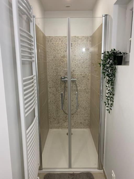 Appart Renove En Duplex Avec Terrasse Et Garage Bouleurs Екстериор снимка